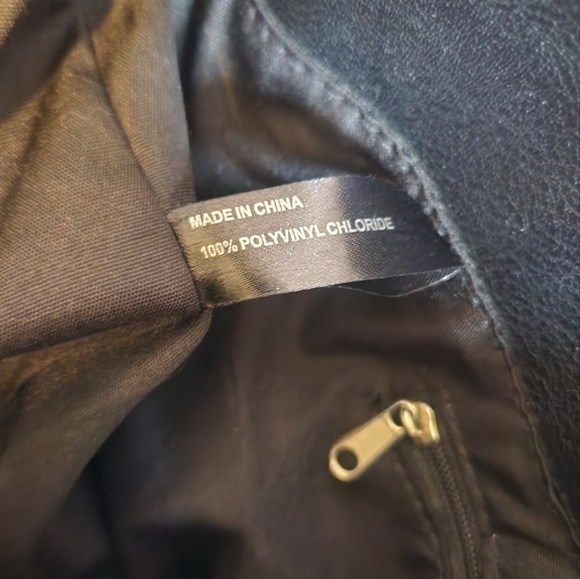 Kenneth Cole Reaction Large Black & White Bag - Picture 5 of 11